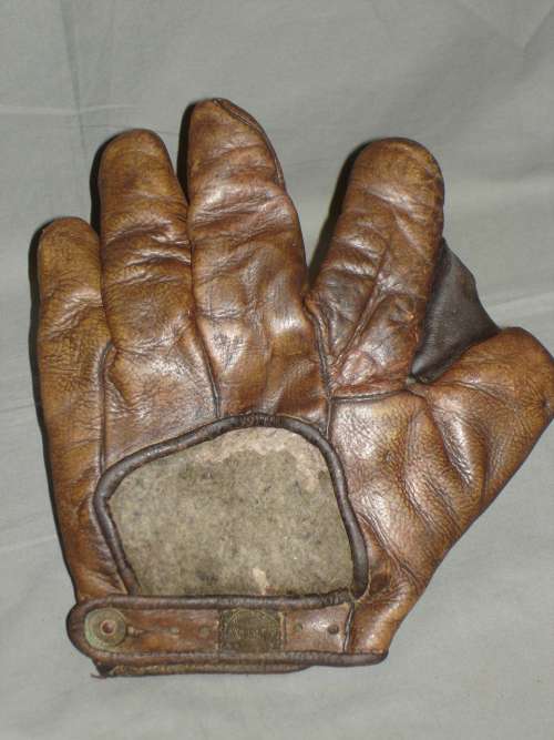 Early 1900's Spalding Crescent Glove Back